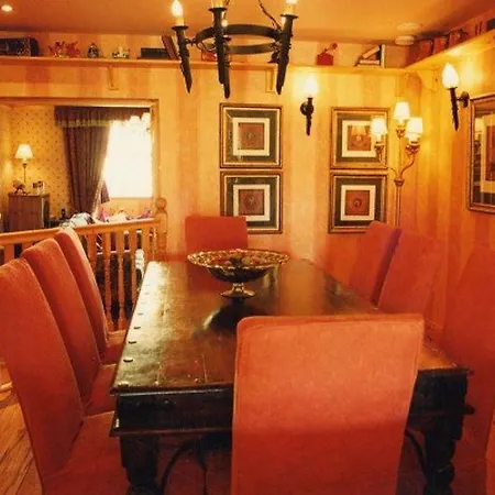 Copper Kettle Townhouse *